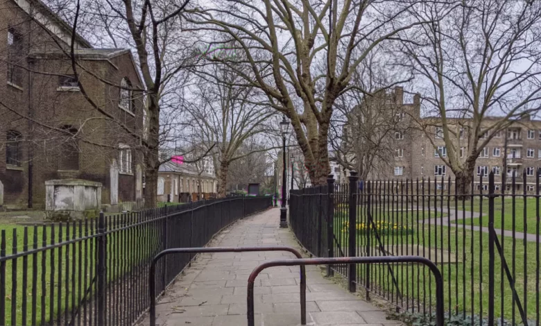 Discover the Historic Pathway of Church Yard Walk in Paddington's W2 District