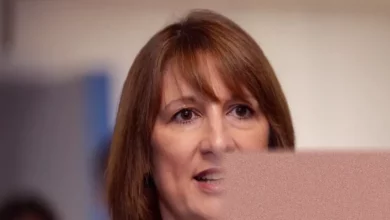 Middle East conflict endangers Rachel Reeves's plans, economists warn