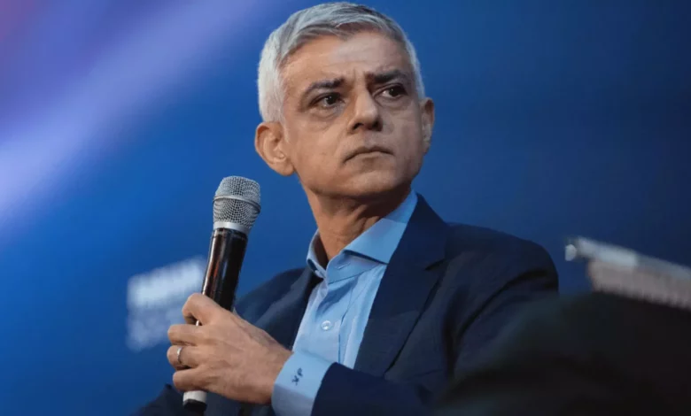 Petition demanding Mayor's resignation over grooming gangs row to be delivered to City Hall