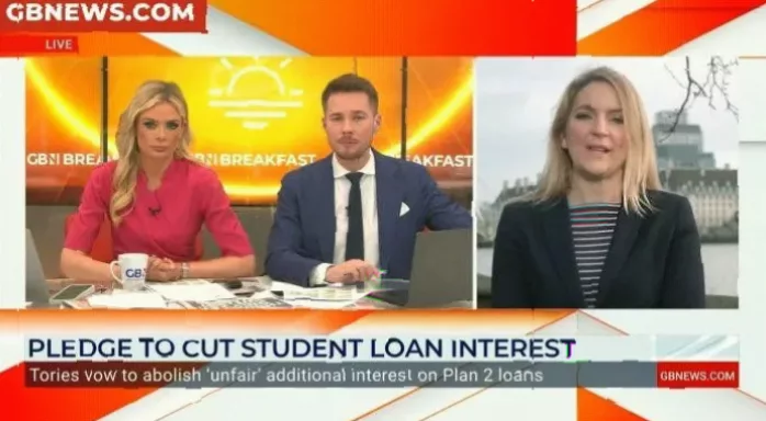 Graph showing sharp rise in Romanian student loan claims over five years.