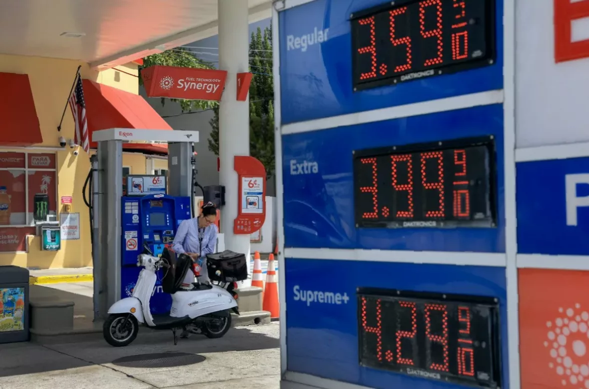 Trump remarks on imminent Iran de-escalation spark oil price drop and Asian market rally