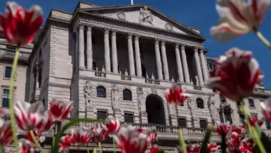 Graph showing UK interest rates and inflation projections.