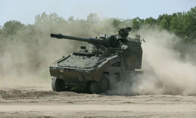 A remote-controlled RCH-155 howitzer mounted on a Boxer armoured vehicle chassis
