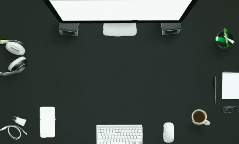 Enterprise Mac desktop with Windows virtualisation software open