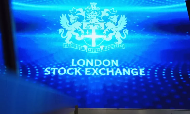 London Stock Exchange trading screen showing FTSE 100 decline