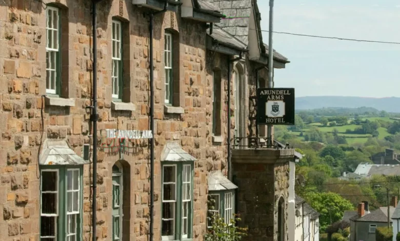 Stone frontage of the Arundell Arms hotel in Lifton, Devon