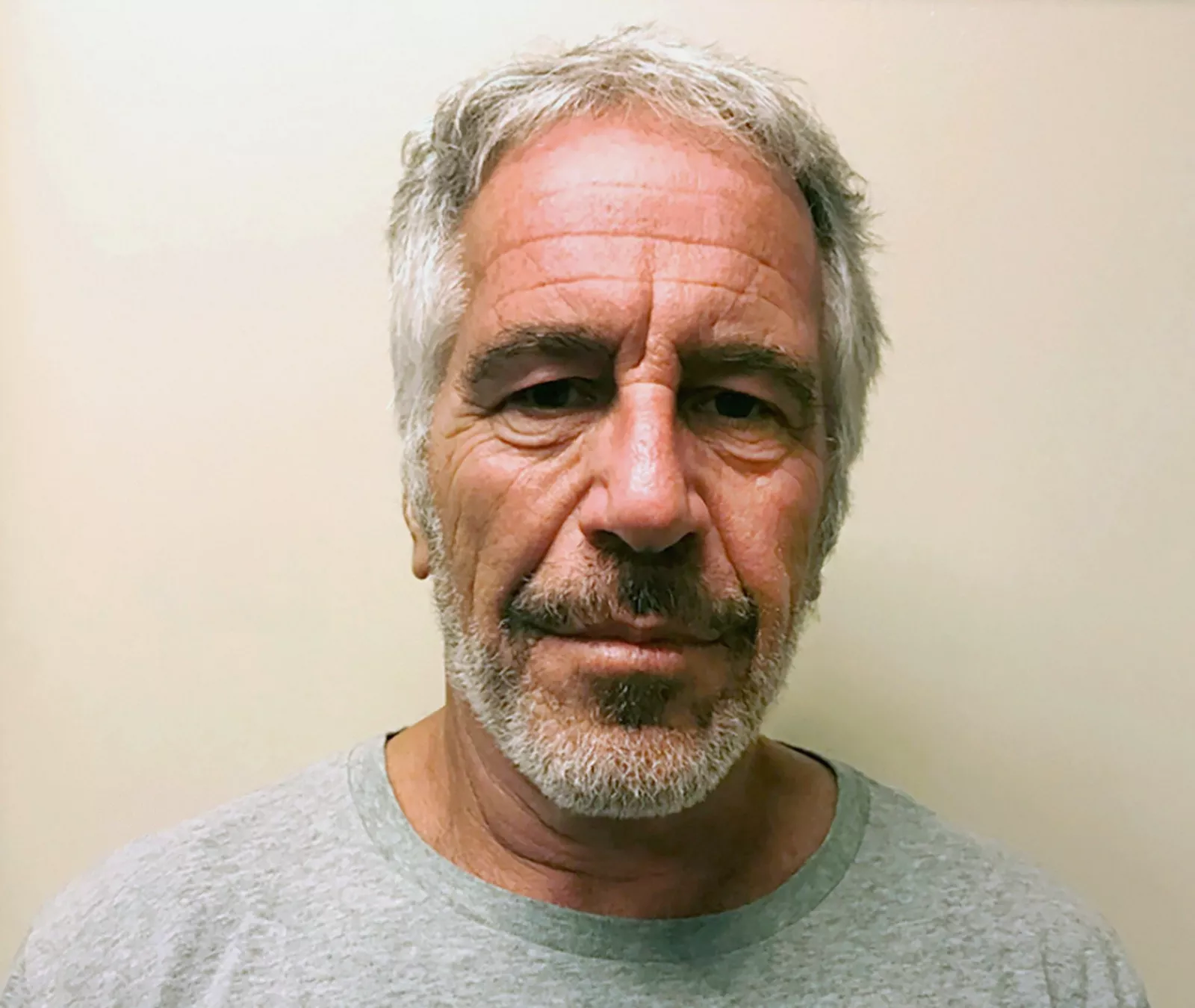 Copy of an email exchange between the Duchess of York and Jeffrey Epstein discussing a visit.