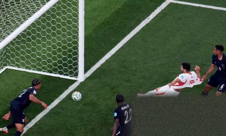 Crowd of 70,000 watches World Cup match at Los Angeles Stadium